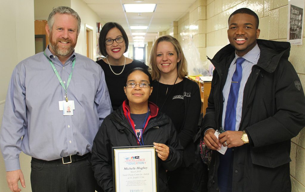 Michelle with award